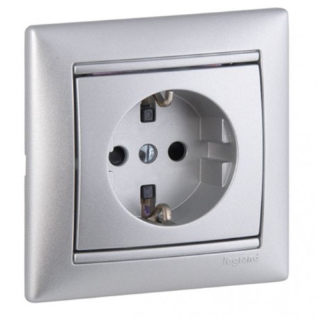 770121 LEGRAND VL-2P+T 16A STRAPPATO ALLUME
