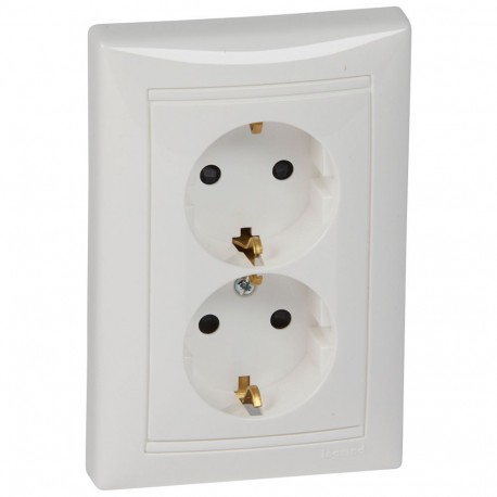 774427 LEGRAND VL-BASE MBLOC 2X2P+T TORN WHITE