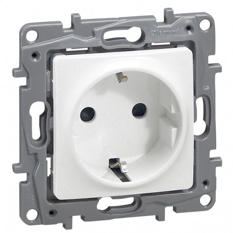 664731 LEGRAND NL-BASE 2P+T 16A AUTO BRANCO.