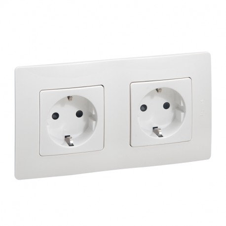 664746 LEGRAND NL-BASE 2X2P+T 16A PRECAB BIANCO