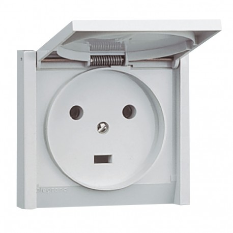055703 LEGRAND PLESSO PRESA 2P+T 20A IP44