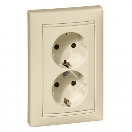 774371 LEGRAND VL-BASE MBLOC 2X2P+T DÉCHIRÉ MARF