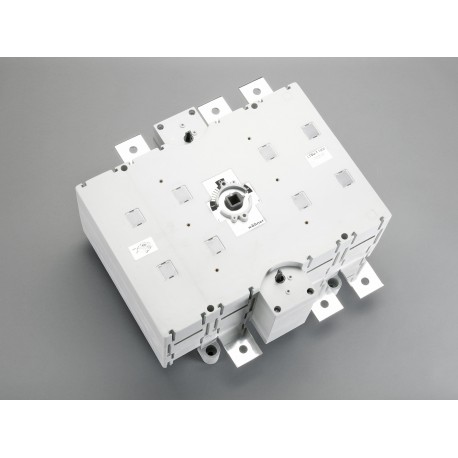 33463 WÖHNER CAPUS Panel, 3P load cut switch without lever, 1000A, M14 screw