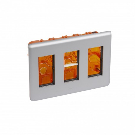 079073 LEGRAND FLUSH BOX 3 COLUMN TO THE