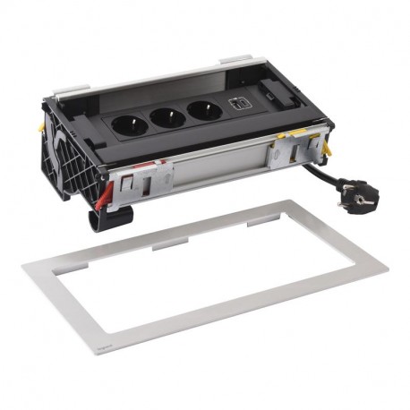 654854 LEGRAND IN-FLIPUP 8M MT 3SCH+USB 2MT