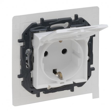 864139B LEGRAND NS-BASE 2P+T 16A IP44 BLAN