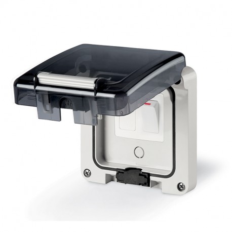 137.3410 SCAME 13A SPUR UNIT CON FUSE E INTER. INCASSO