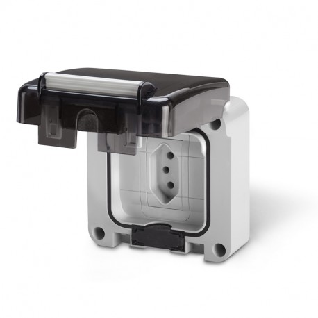 137.4421 SCAME PRISE STANDARD BRÉSILIEN IP66 M95 10A